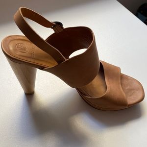 Coclico Camel-colored suede 4.5” heels Size 40 (US 10)